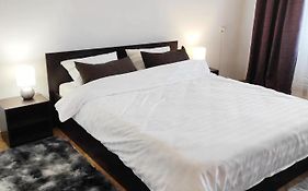 Comfortable Apartments In Centre With 3 Bedrooms